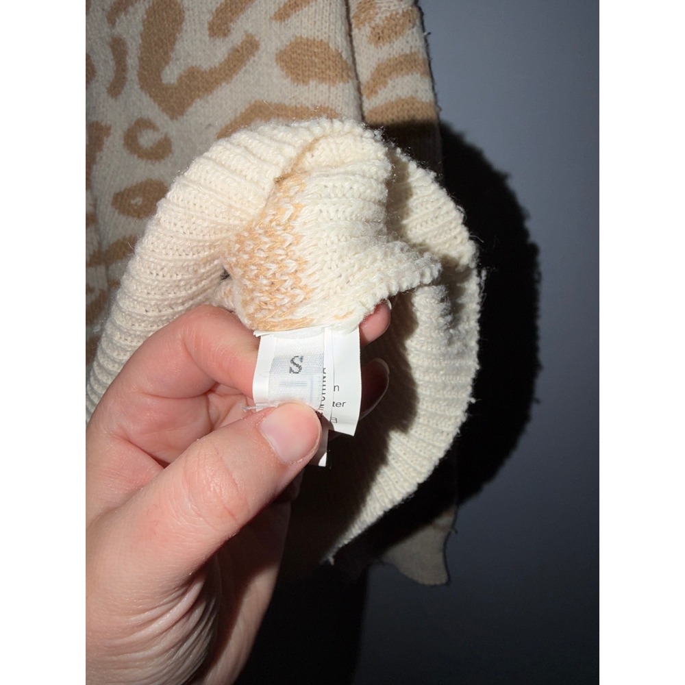 SHEIN Leopard Print Crewneck Sweater Cream Tan‎ Size S Casual Cozy - Picture 4 of 5